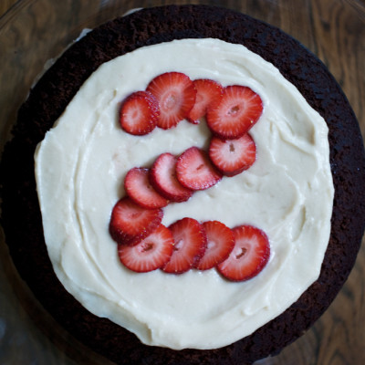 chocolate-cake-with-strawberry-2