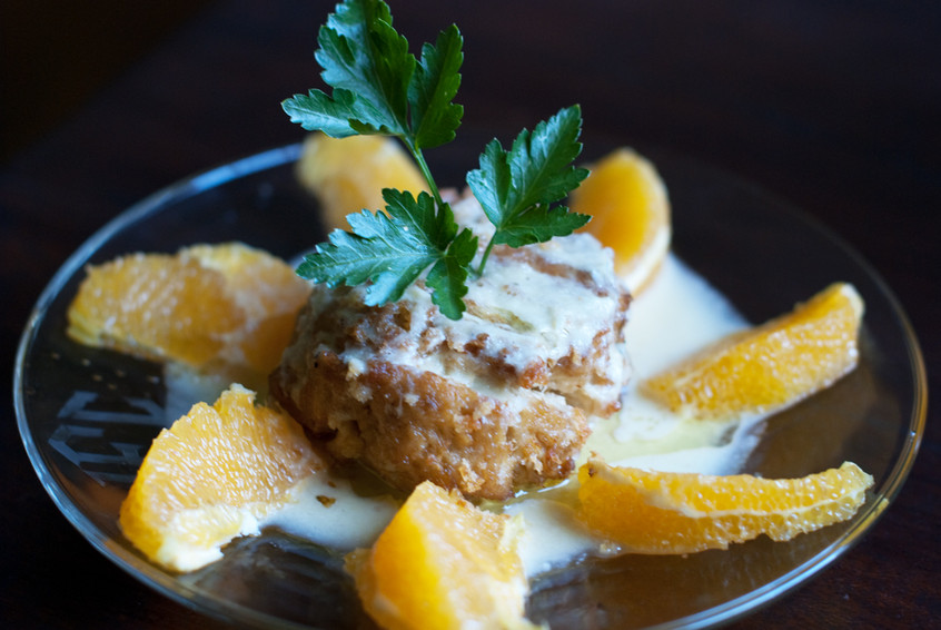 crabcakes-plated-with-oranges