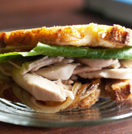 gruyere-chicken-melt-plated