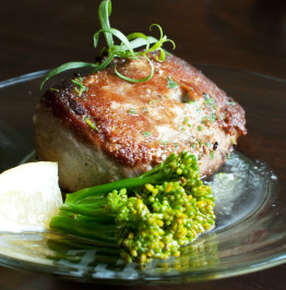 tuna-with-tarragon-butter-plated-with-broccoli