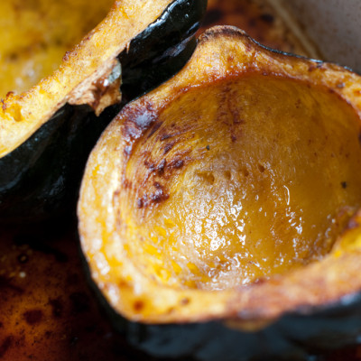 roasted-acron-squash-in-the-pan