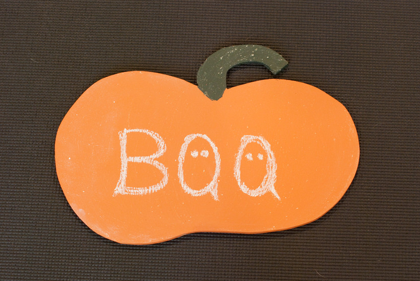 Boo-on-pumpkin-chalkboard