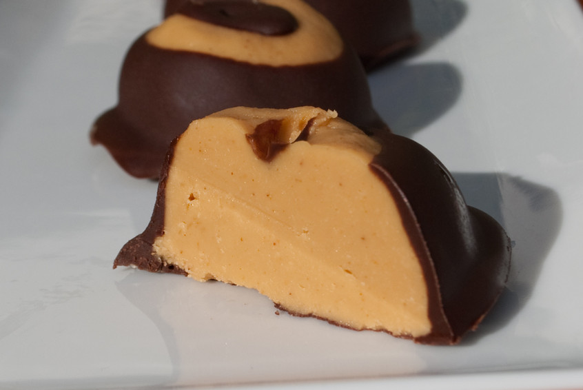 chocolate-peanut-butter-ball-creamy-center