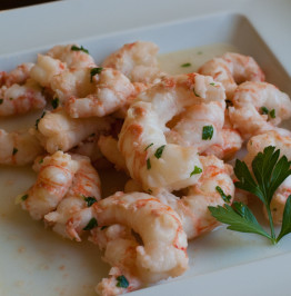 spot-prawn-with-parsley-in-garlic-wine-butter-sauce