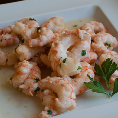 spot-prawn-with-parsley-in-garlic-wine-butter-sauce