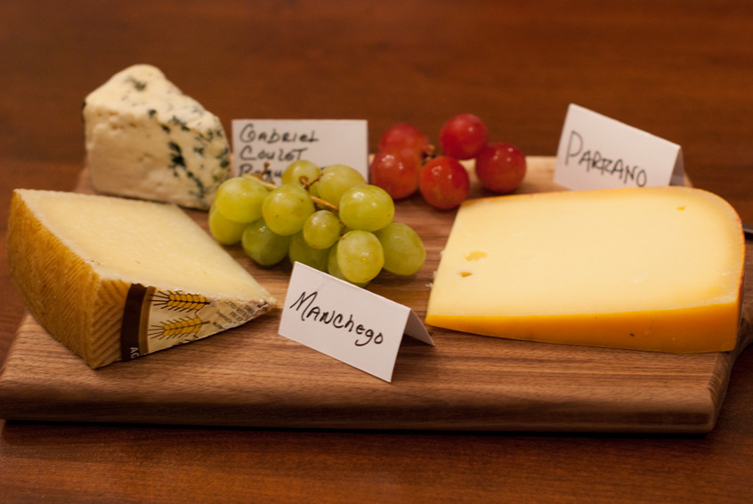 cheese-board-with-manchego,-parrano,-gabriel-coulet-roquefort