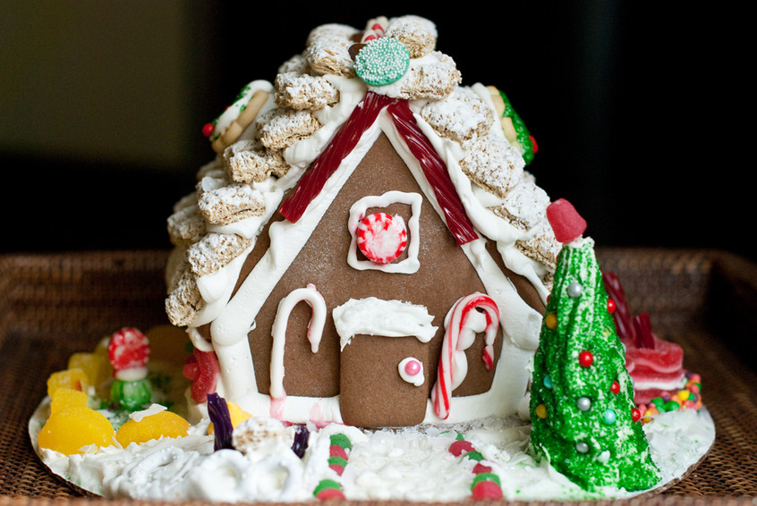 front-of-gingerbread-house