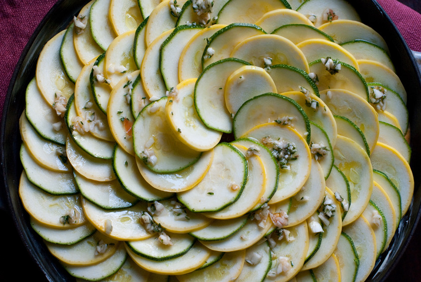 squash-and-zucchini-beautifully-arranged-for-ratatouille