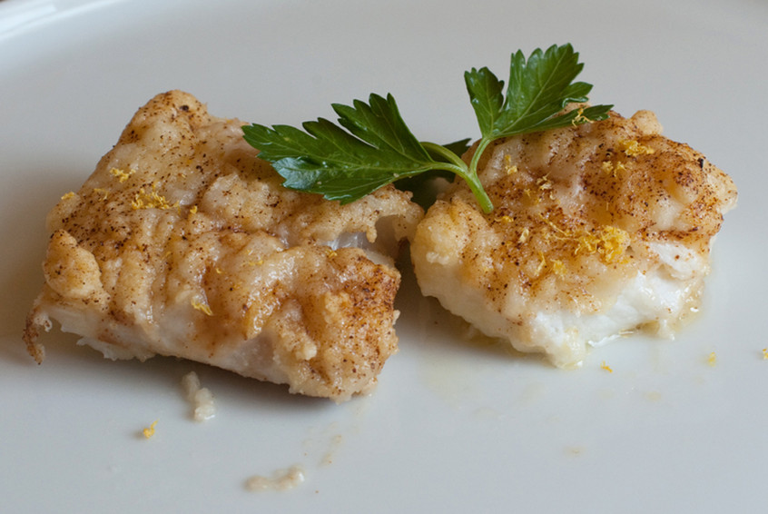 lemon-baked-cod-with-lemon-zest-and-parsley-plated