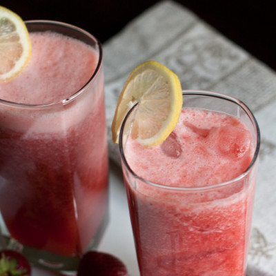 sparkling-strawberry-lemonade