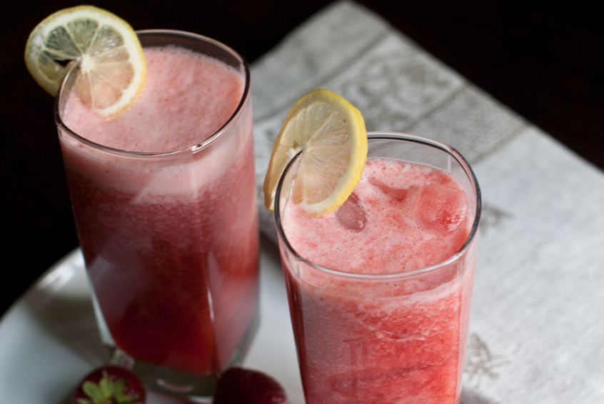 sparkling-strawberry-lemonade