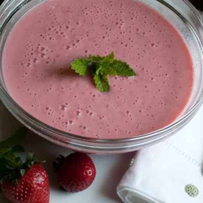 strawberry-soup-with-fresh-mint-and-strawberries