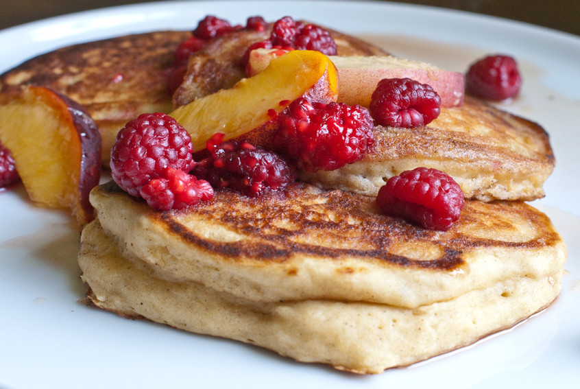 peach-pancakes-with-fresh-raspberries-and-peaches-plated