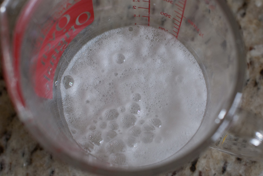 baking-soda-bubbling-in-boiling-water