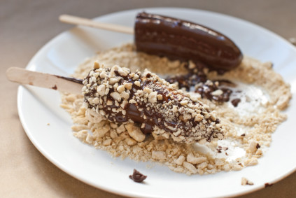 chocolate-bananas-rolled-in-chopped-cashews