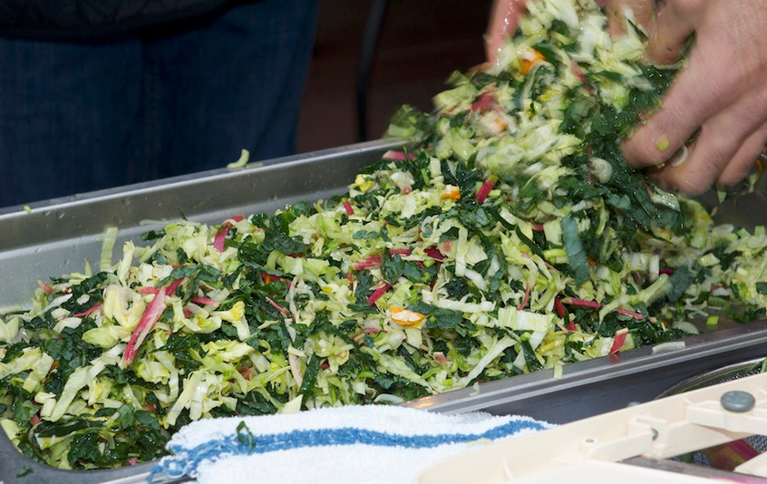 Fall-slaw-with-kale,-endive,-pickled-leeks-and-watermelon-radishes