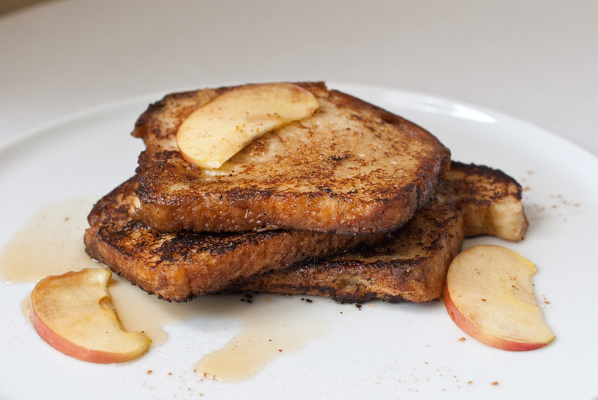 eggless-french-toast-with-warm-apples