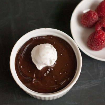 chocolate-avocado-pudding-with-raspberries
