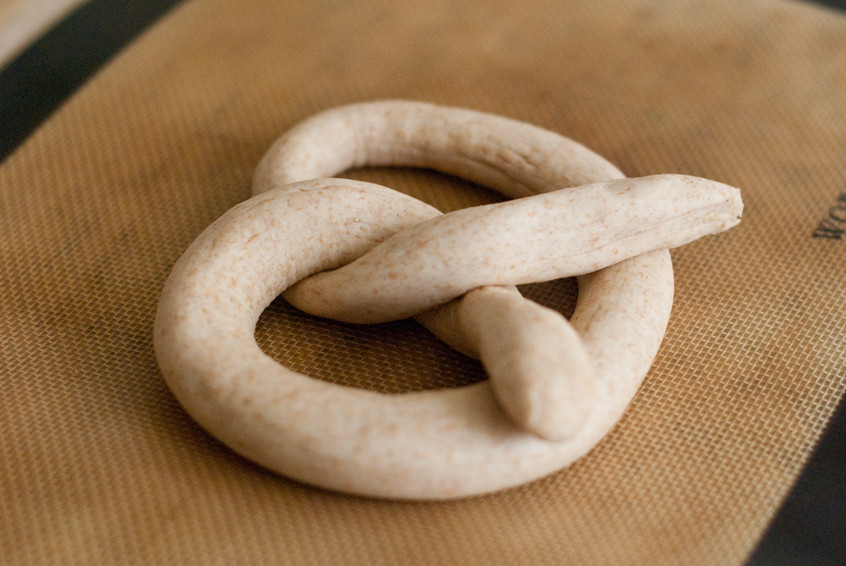 creating-the-pretzel-shape
