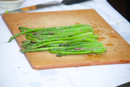 blanched-asparagus