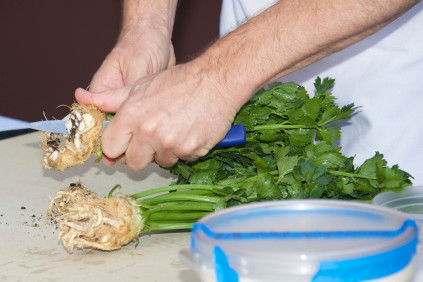 cleaning-the-celery-root