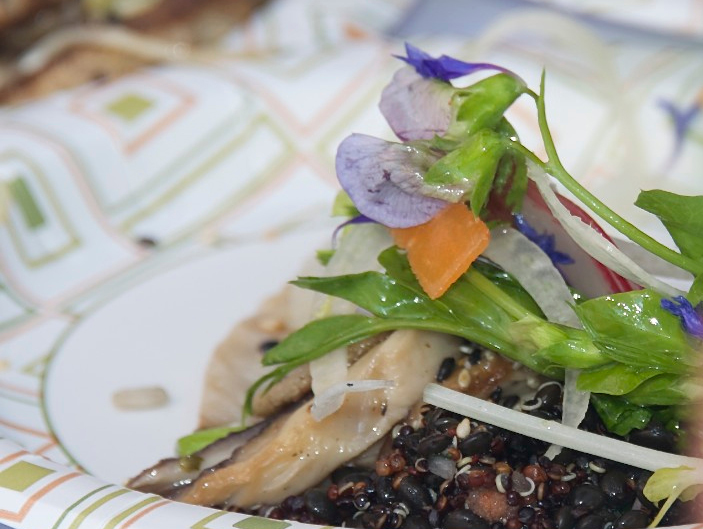 Lion's-Mane-Mushroom-salad-with-edible-flowers