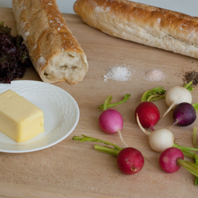 Radishes-with-butter,-Back-to-Organic-Salts,-bread-and-lettuce