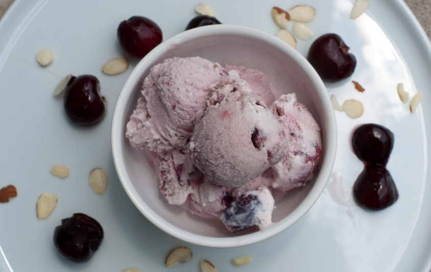 cherry-vanilla-ice-cream-egg-less