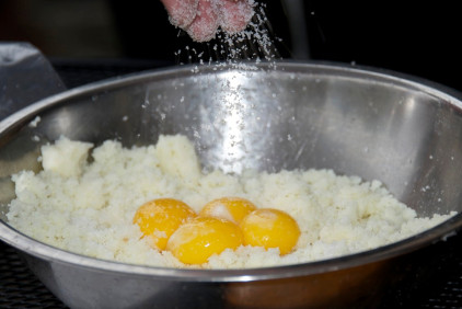 making-the-gnocchi-with-riced-potatoes,-egg-yolks-and-sea-salt