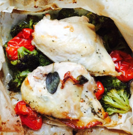 chicken,-broccoli-and-tomatoes-with-Back-to-Organic-Rosemary-Salt-in-a-parchment-bag