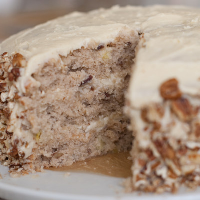 Sliced-Hummingbird-Cake-Eggless