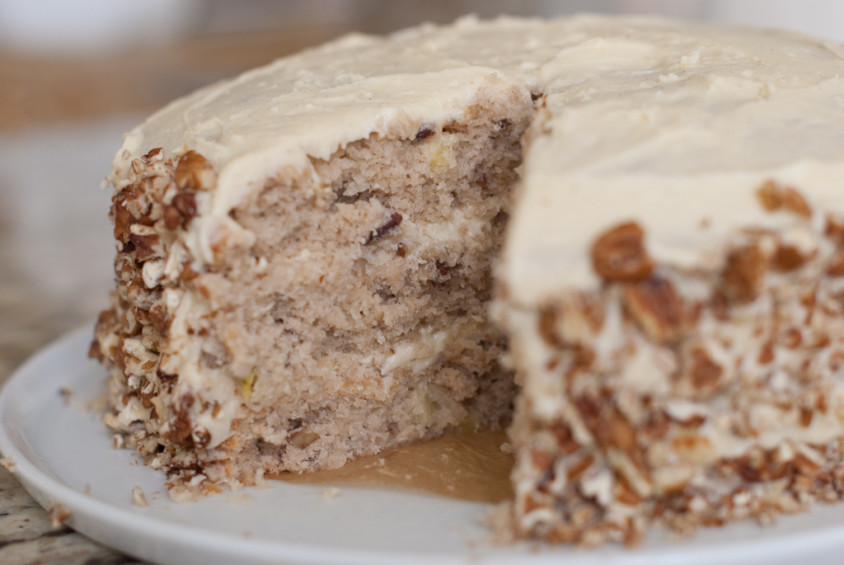 Sliced-Hummingbird-Cake-Eggless