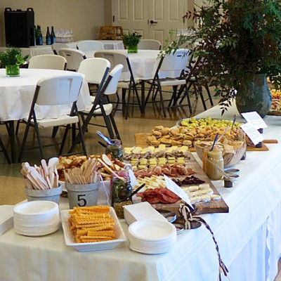 the-buffet-table-at-Ann-Brewer's-Memorial