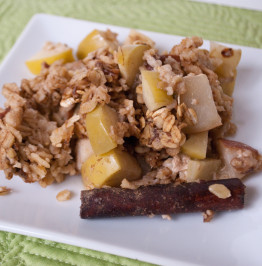 Breakfast-Oatmeal-Curmble-with-chopped-apples,-pears-and-nuts